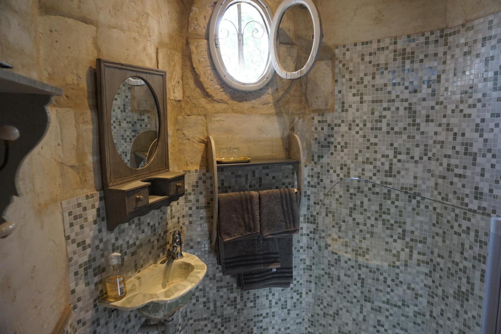 Les Deux Tours Bed and Breakfast Brignon Eksteriør billede
